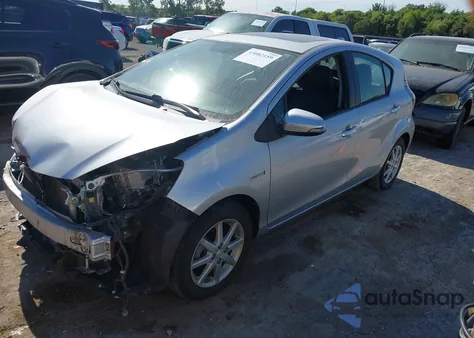 2016 Toyota Prius C Four z USA, uszkodzony, nr VIN JTDKDTB30G1134436